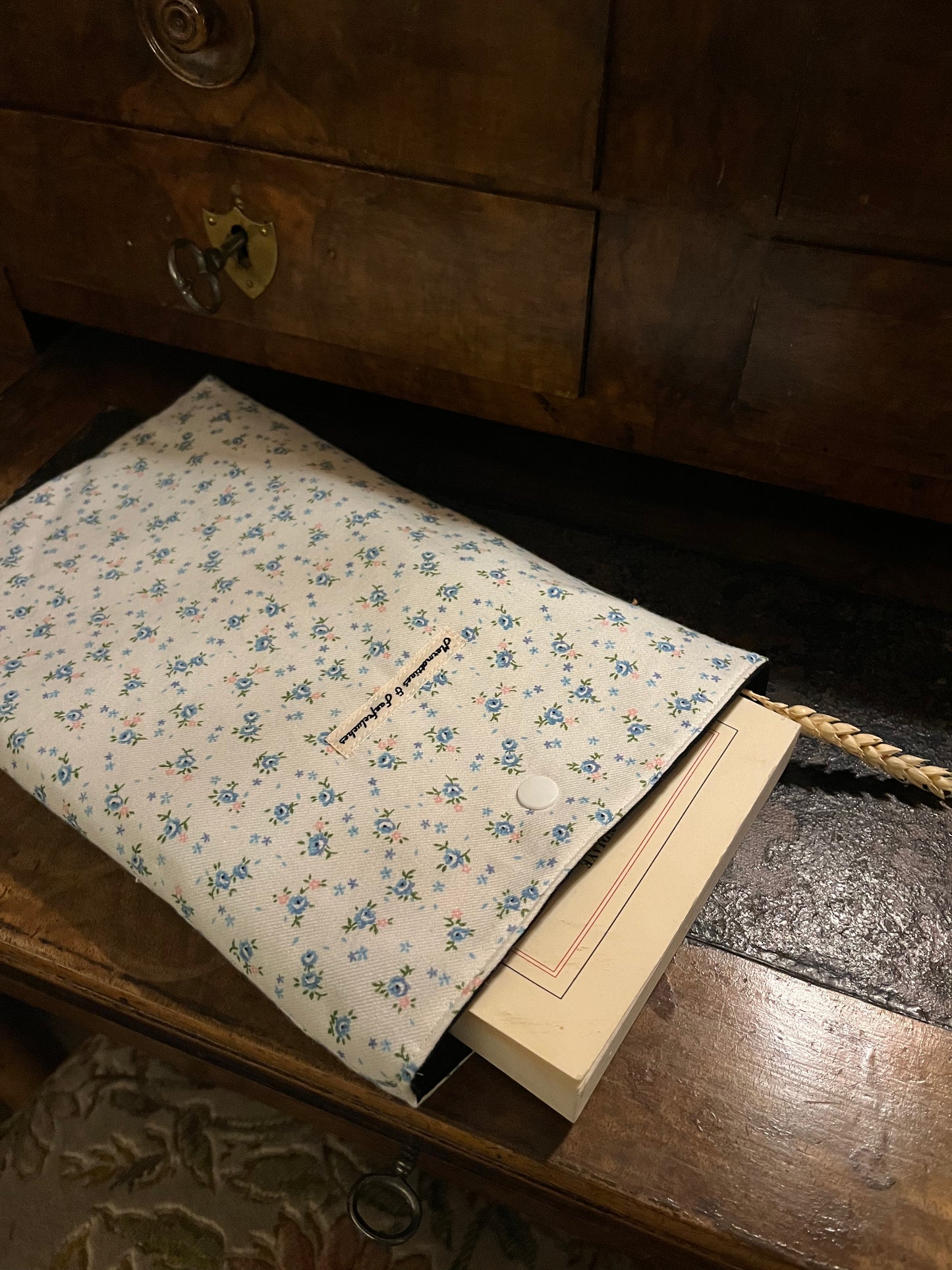 Pochette Livre tissu broché/liseuse made in France